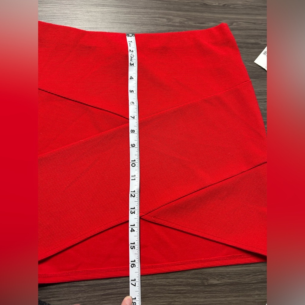 Forever 21 Red Skirt Size Large NWT - Picture 3 of 5